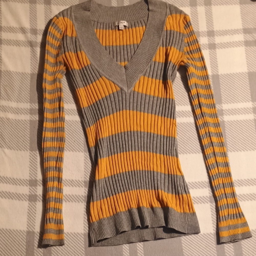 Striped V-Neck Sweater - Gray and Yellow